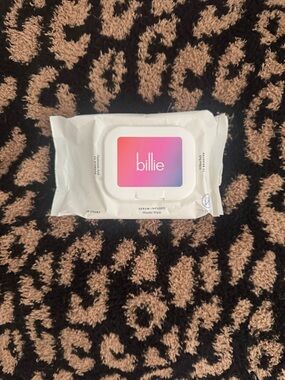 billie Serum-Infused Wonder Wipes – White Pack
